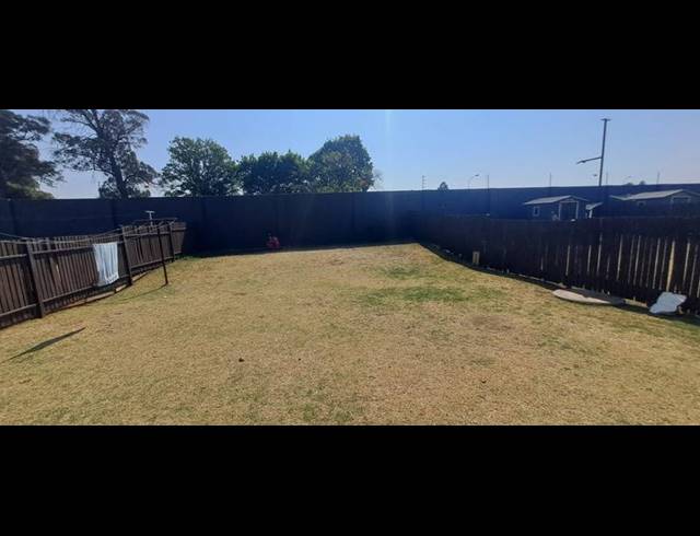 3 BEDROOM TOWNHOUSE FOR SALE IN COMET